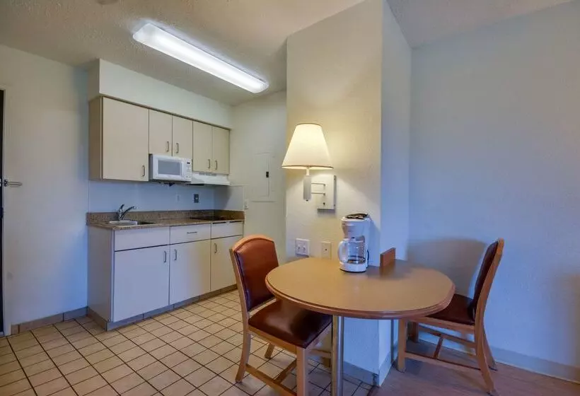 Motel 6biloxi, Ms  Beach