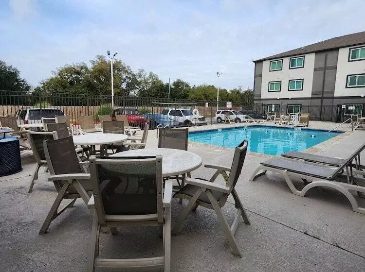 Motel 6biloxi, Ms  Beach