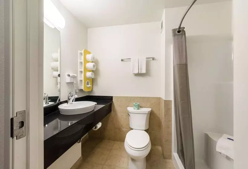 Motel 6laredo, Tx Airport