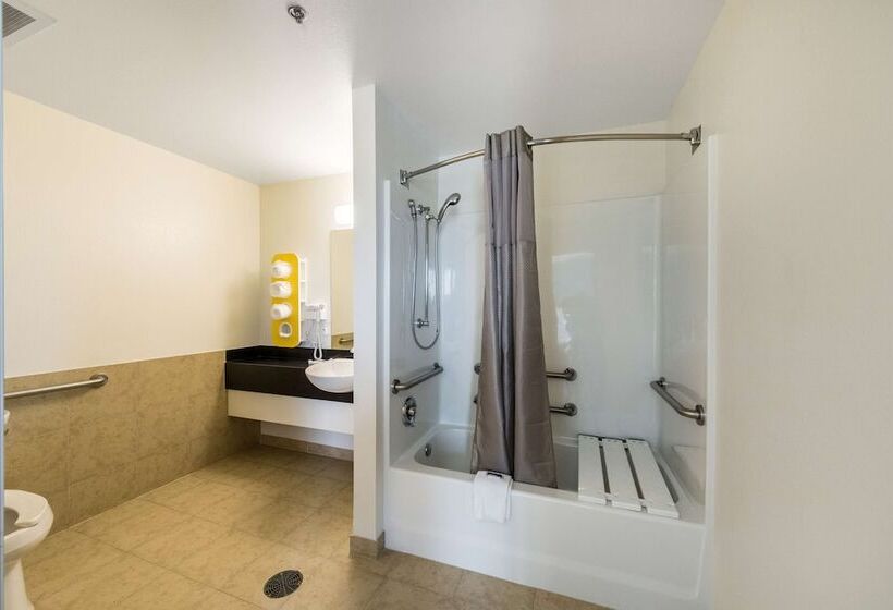 Motel 6laredo, Tx  Airport