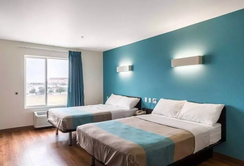 Motel 6laredo, Tx Airport