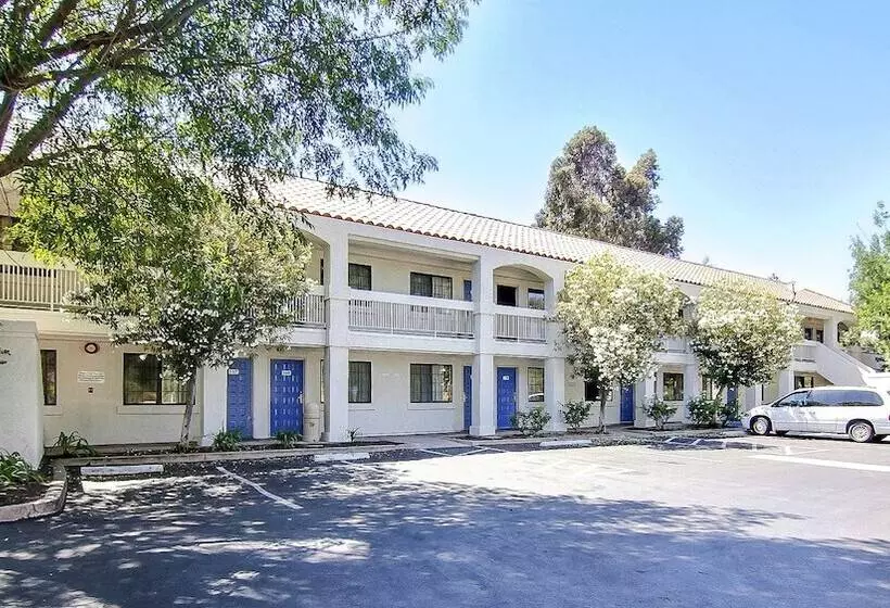 Motel 6thousand Oaks, Ca