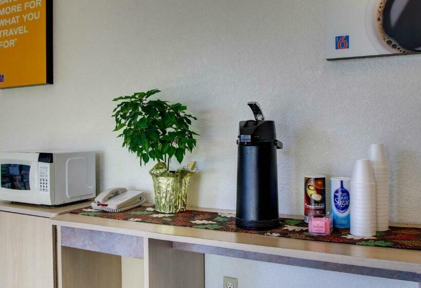 Motelli Baymont Inn & Suites Shawnee