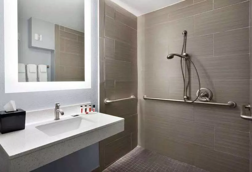 모텔 Baymont Inn & Suites Shawnee