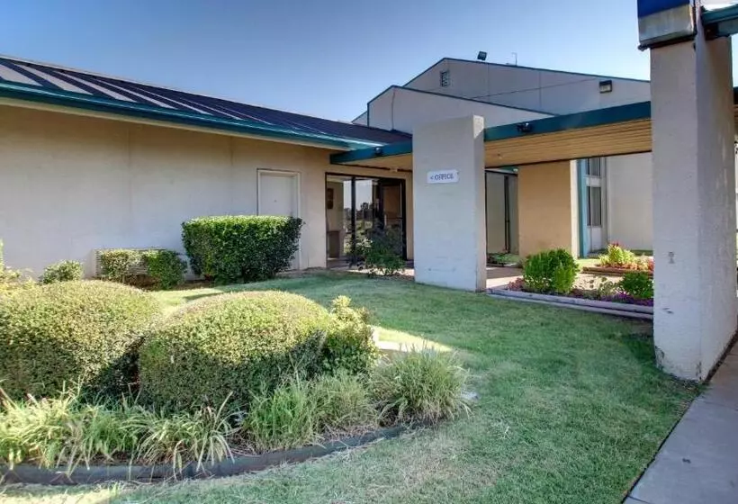 모텔 Baymont Inn & Suites Shawnee