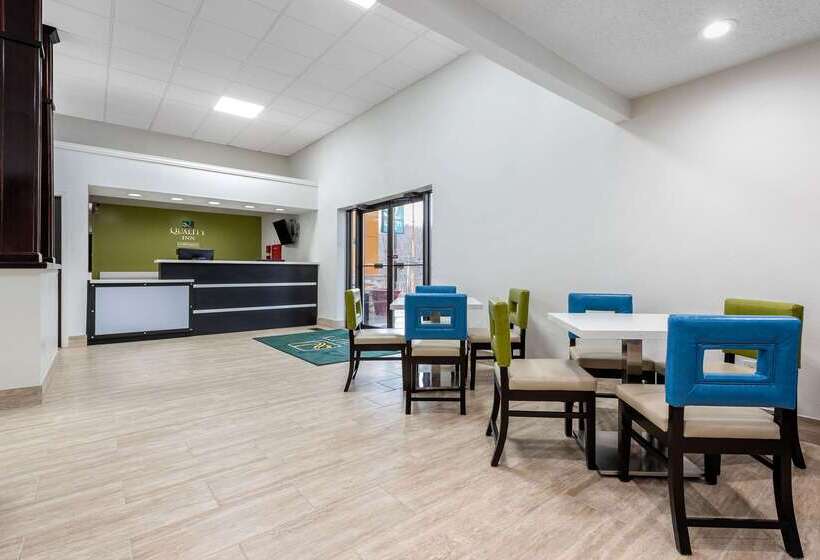 فندق على الطريق Quality Inn