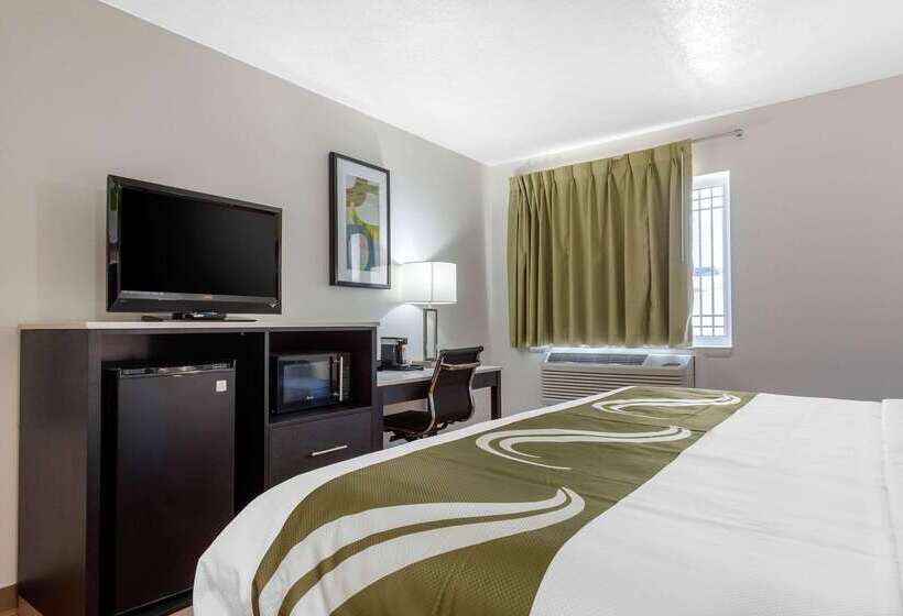 فندق على الطريق Quality Inn