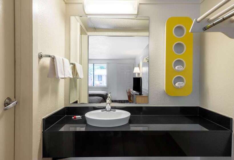 فندق على الطريق Travelodge By Wyndham Essington / Philadelphia Airport