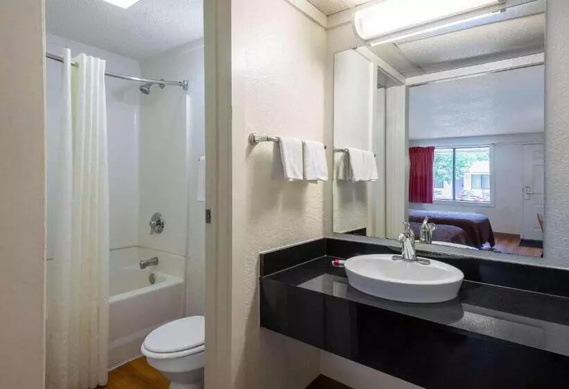 汽车旅馆  Travelodge By Wyndham Essington / Philadelphia Airport