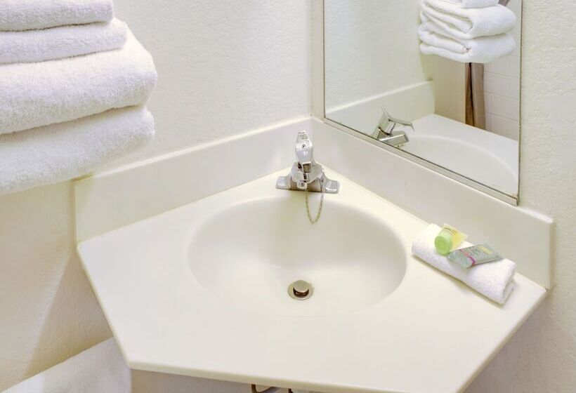 モーテル Travelodge By Wyndham Miles City