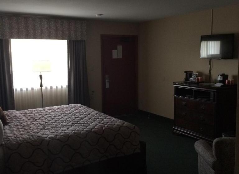 Pacer Inn & Suites Motel