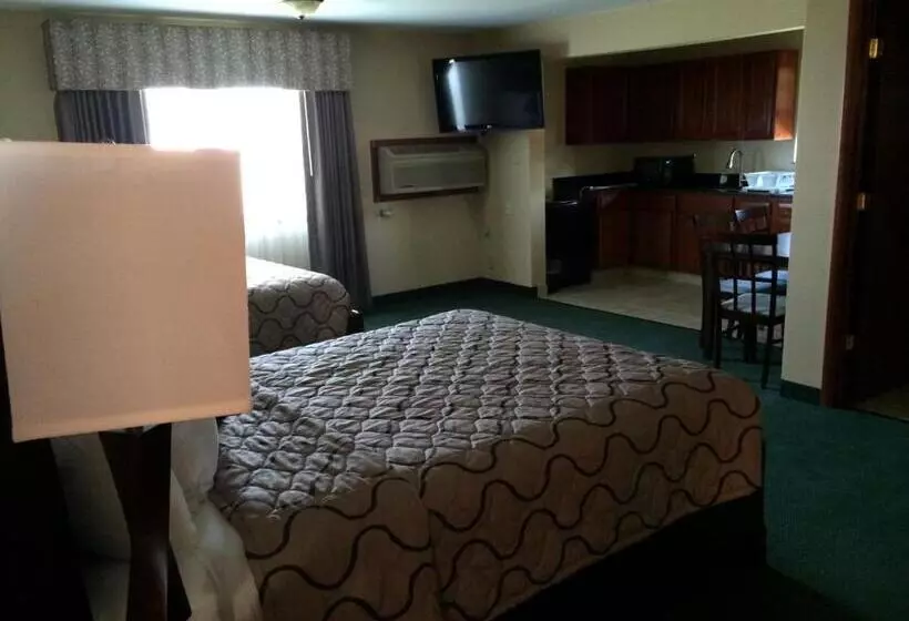 Pacer Inn & Suites Motel