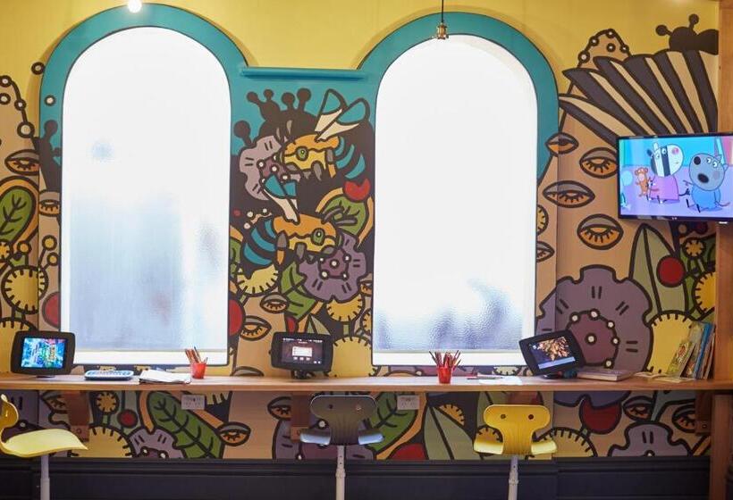 The Rose Hotel & Motel