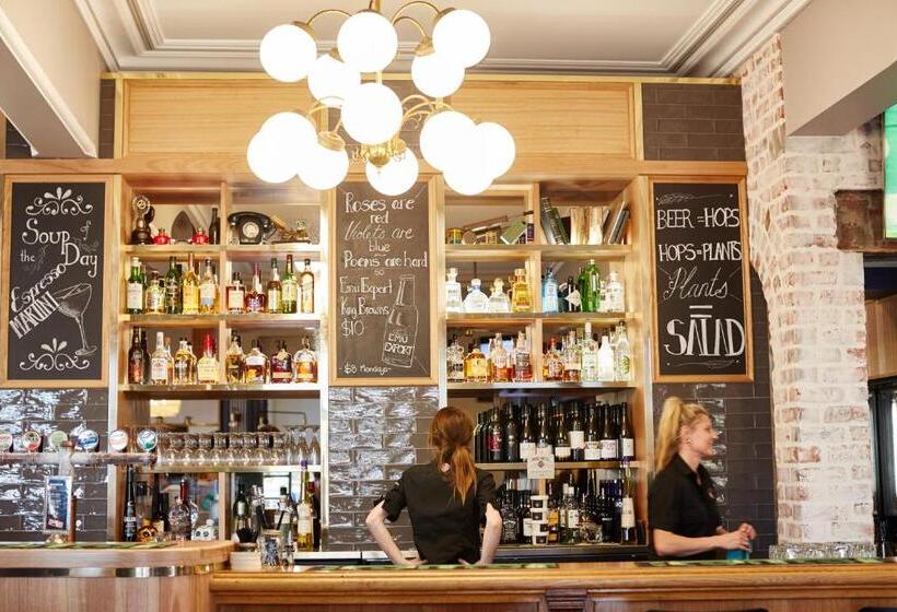 The Rose Hotel & Motel