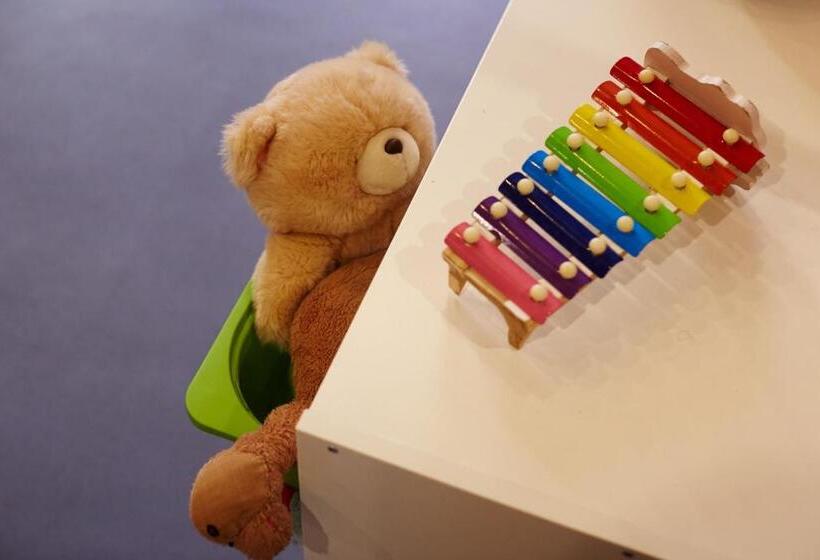 The Rose Hotel & Motel