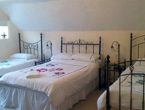 مبيت وإفطار Featherstone Farm