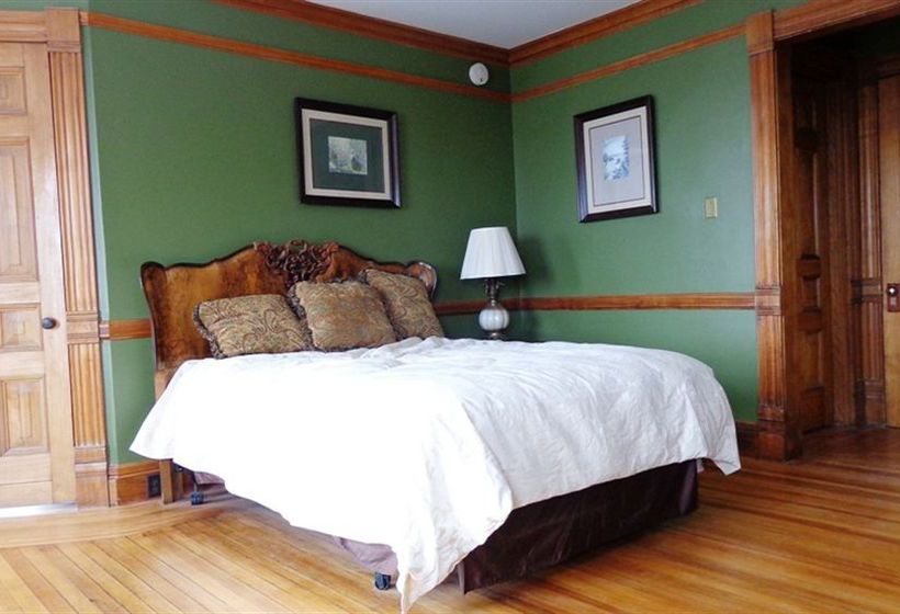 צימר Overlook Mansion