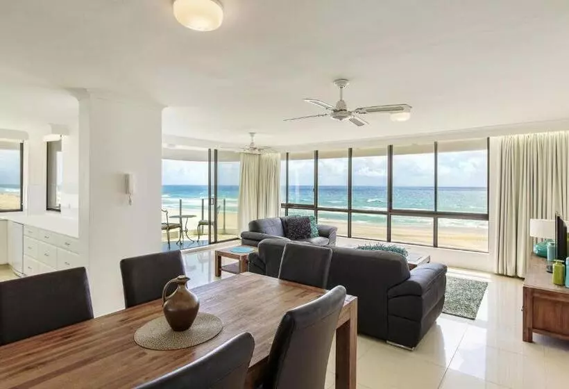 Dorchester On The Beach