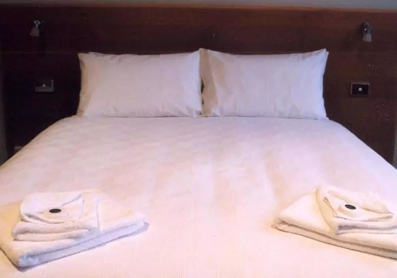 Отель Holgate Brewhouse