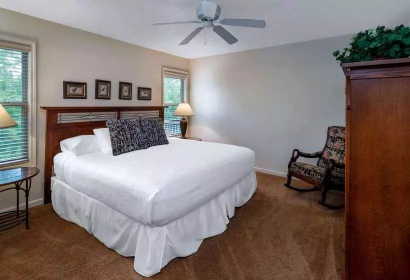 Отель Los Lagos At Hot Springs Village A Ramada By Wyndham