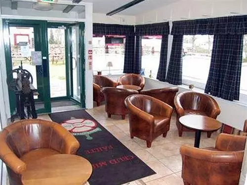 Hotel Mackenzies Highland Inn