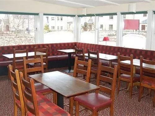 Hotel Mackenzies Highland Inn