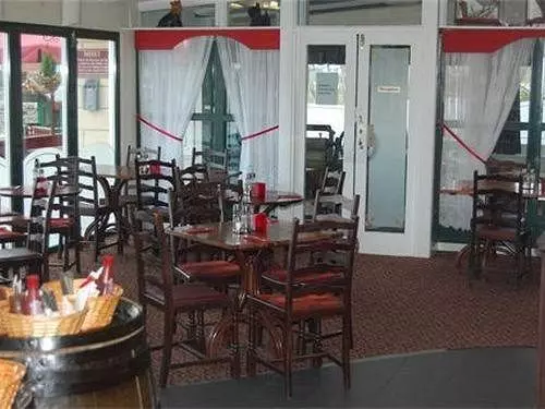 Hotel Mackenzies Highland Inn