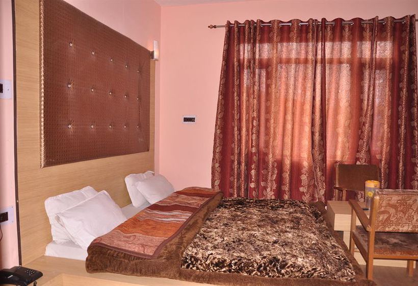 בית מלון כפרי New Prince Inn