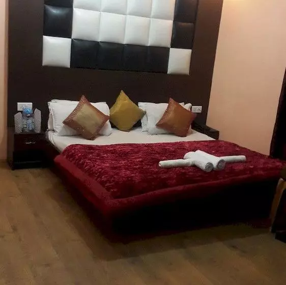 Отель New Prince Inn