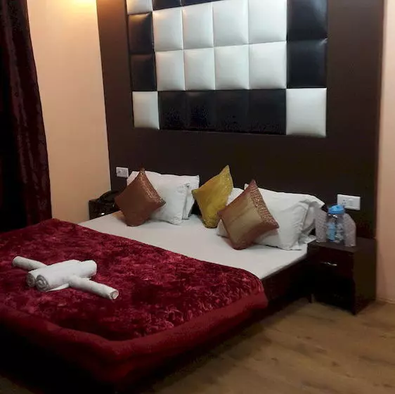 Отель New Prince Inn