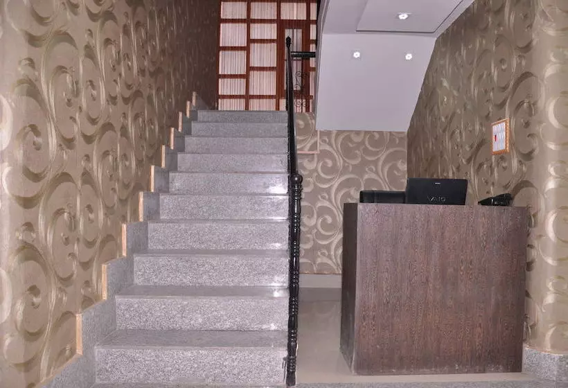 Отель New Prince Inn