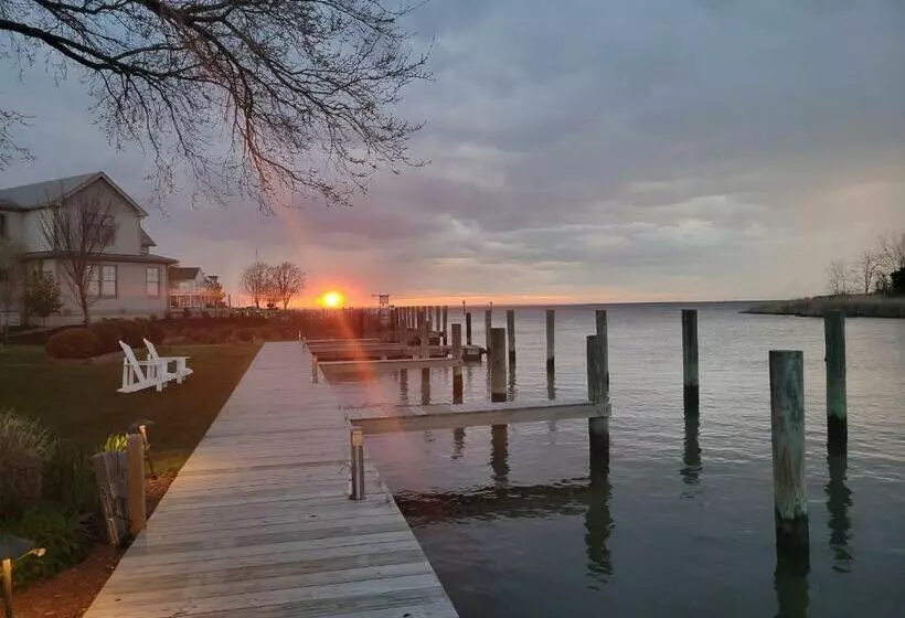 Отель The Tilghman Island Inn