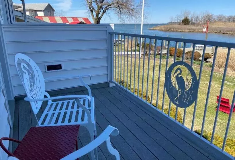 Отель The Tilghman Island Inn