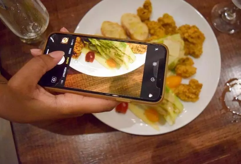 Отель The Tilghman Island Inn