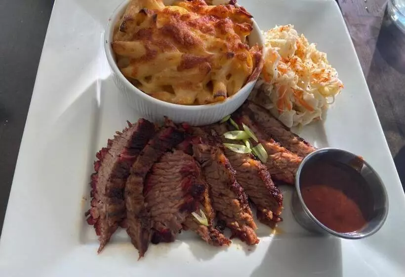 Отель The Tilghman Island Inn