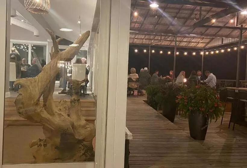 Отель The Tilghman Island Inn