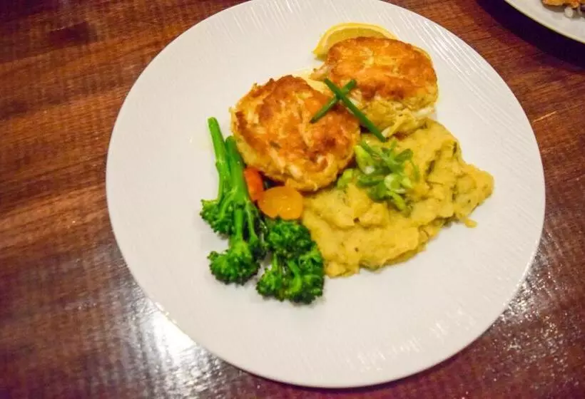 Отель The Tilghman Island Inn