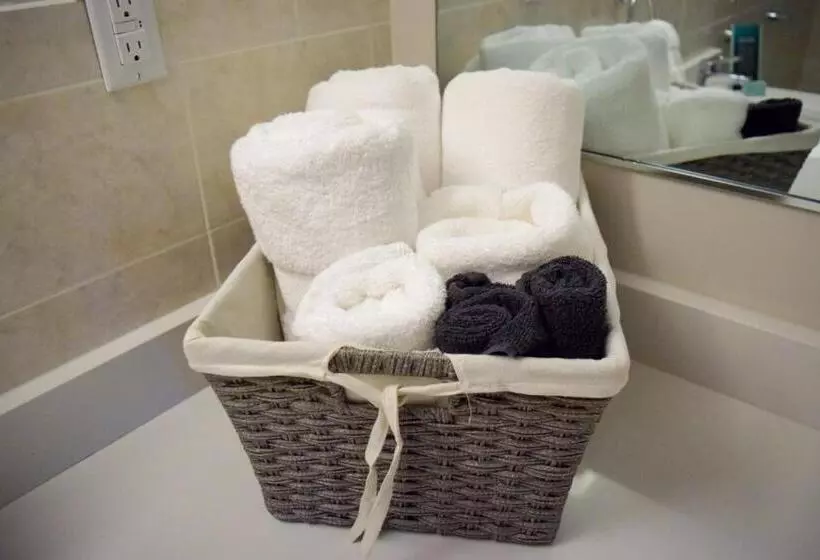 Отель The Tilghman Island Inn