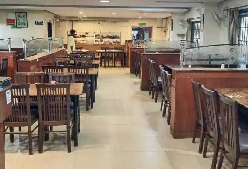 ホテル Vyshak Inn