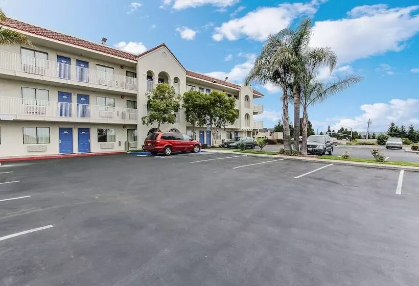 Motel 6watsonville, Ca  Monterey Area