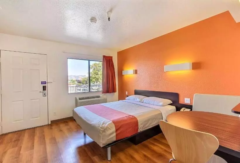 Motel 6watsonville, Ca  Monterey Area