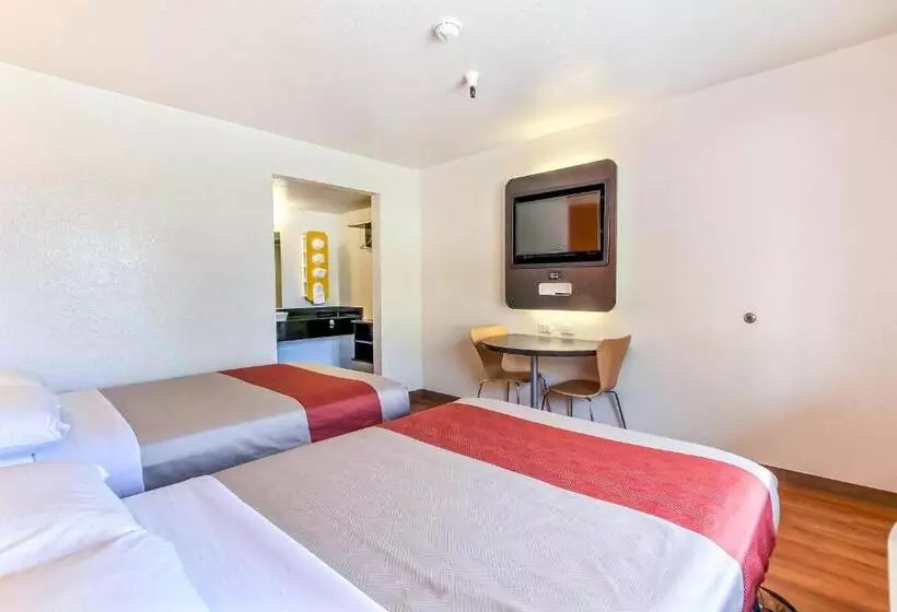 Motel 6watsonville, Ca  Monterey Area