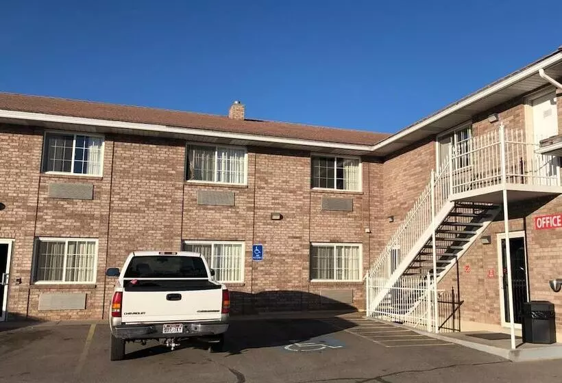 汽车旅馆 Ameri Stay Inn & Suites