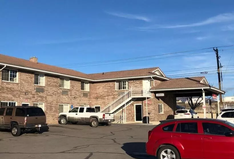 汽车旅馆 Ameri Stay Inn & Suites