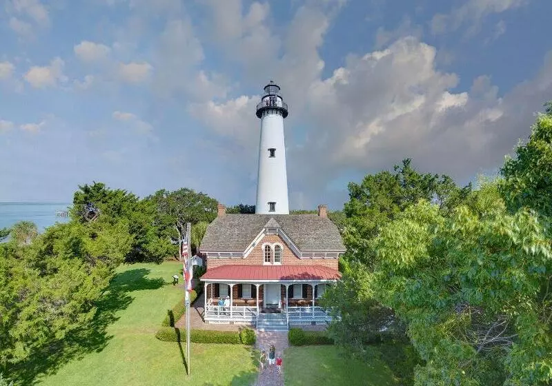 استراحتگاه The Inn By Sea Island