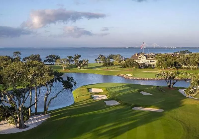 استراحتگاه The Inn By Sea Island