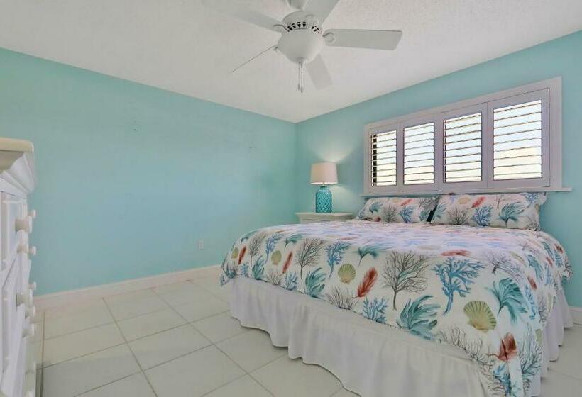 ホテル 2 Bed 2 Bath Apartment In Tampa Bay