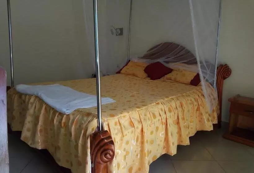 هتل Rwampara Suites