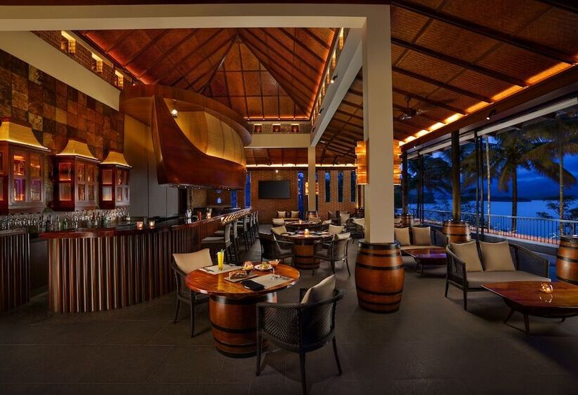 בית מלון כפרי Taj Wayanad Resort & Spa, Kerala