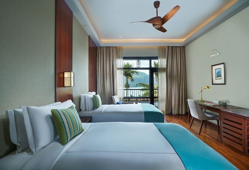 בית מלון כפרי Taj Wayanad Resort & Spa, Kerala